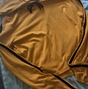 Soft thin hooded shirt